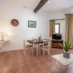 公寓 Rue De La Pompe By Interhome *